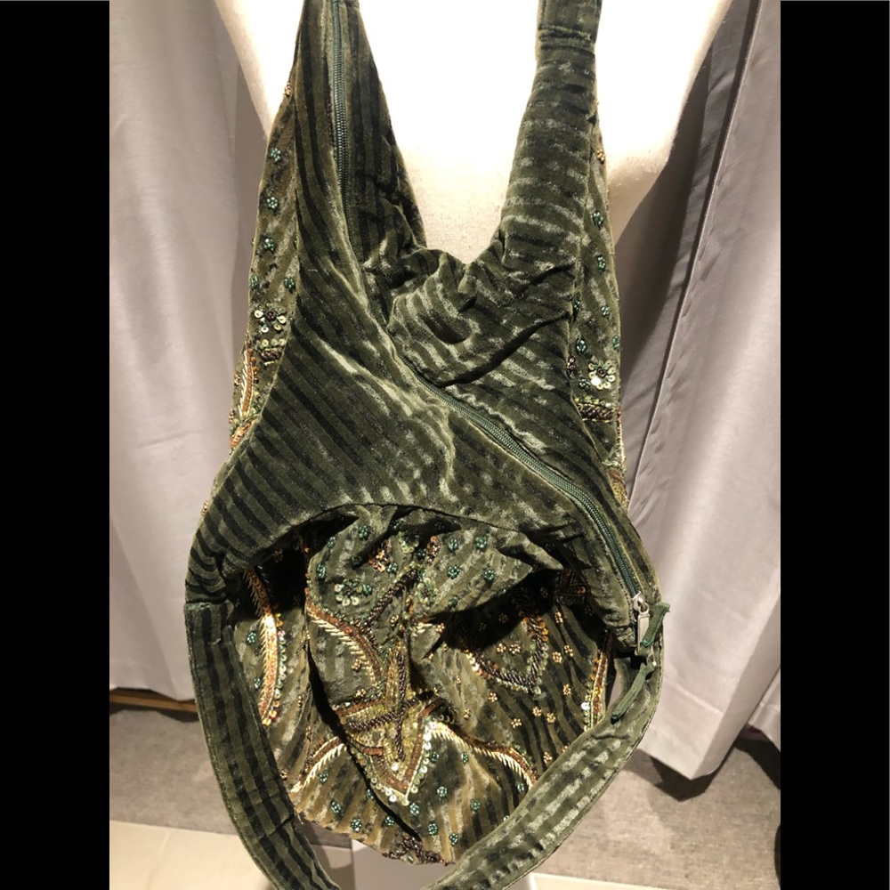 Handmade Embroidery Sequin Beaded Velvet Handbag - Picture 8 of 16